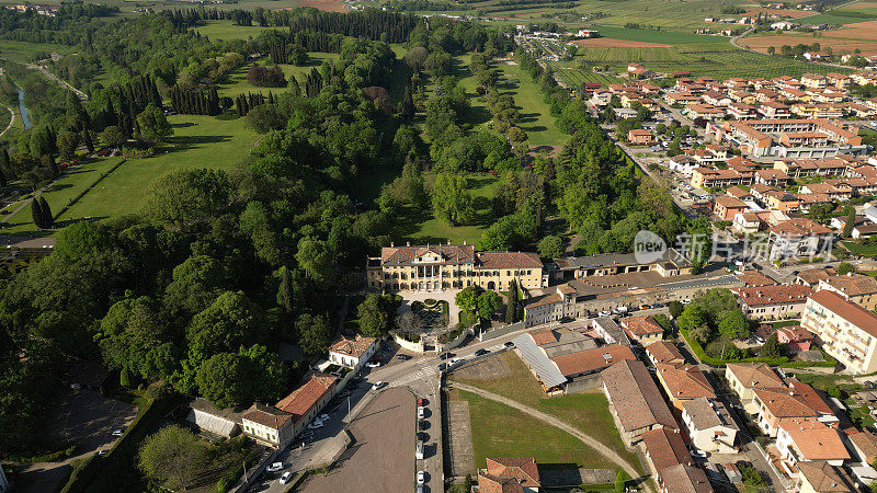 鸟瞰西古塔花园公园。Valeggio sul Mincio是意大利的一个市镇，位于威尼斯地区的维罗纳省。